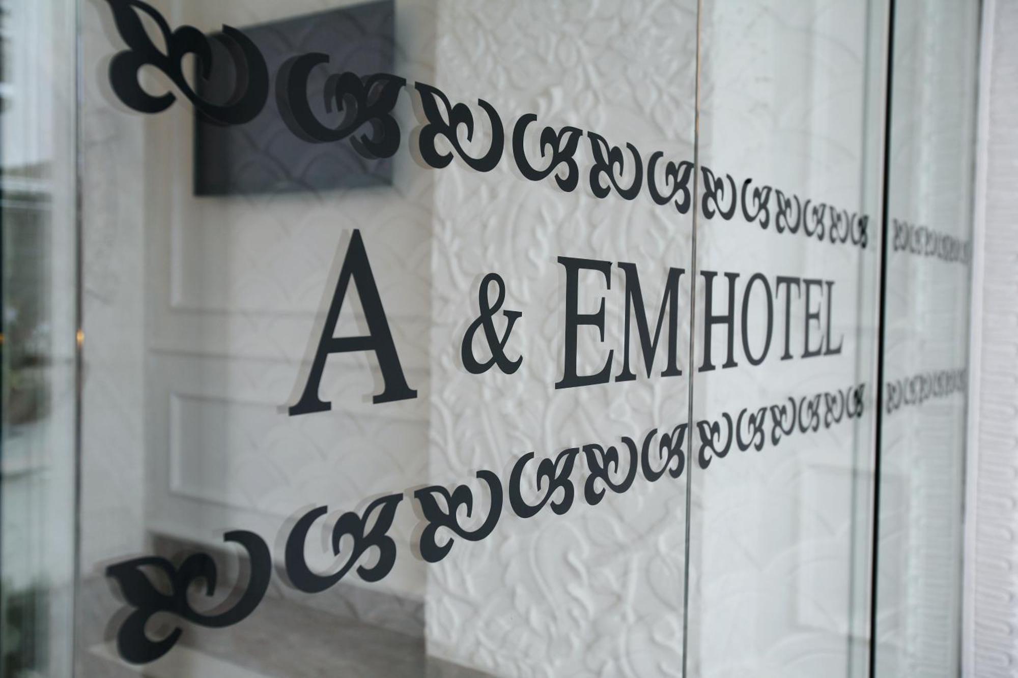 A&Em - The Petit Hotel Хошимин Екстериор снимка